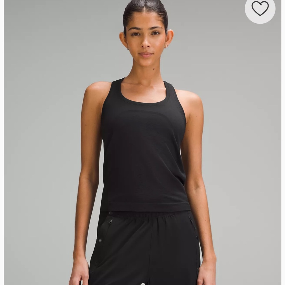 Black Size 8 Swiftly Tech Racerback Tank Top 2.0
Waist Length